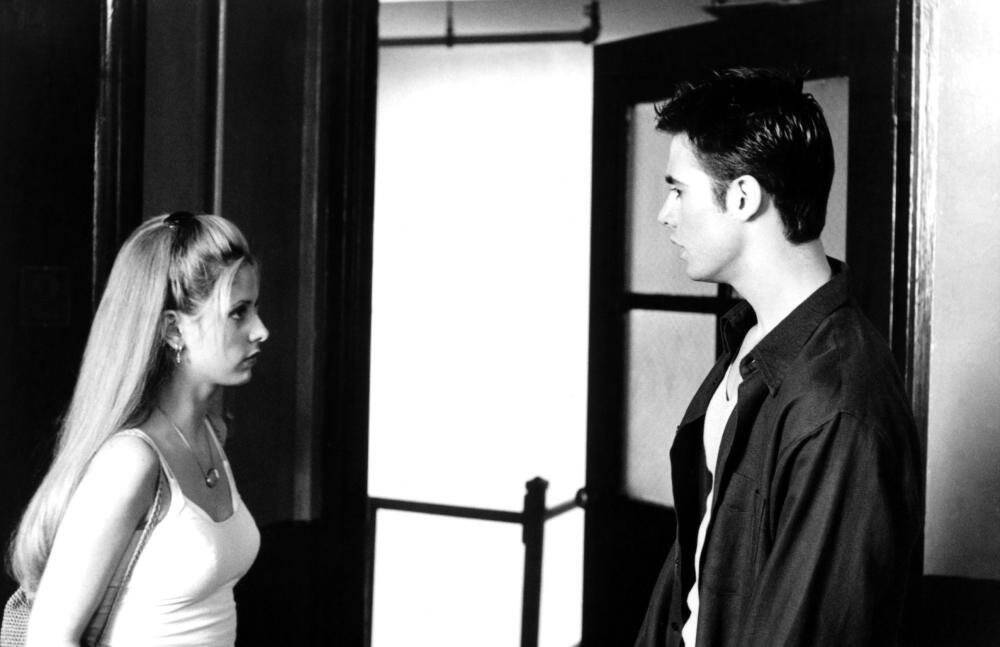 freddie prinze jr. and sarah michelle gellar in i know what you did last summer