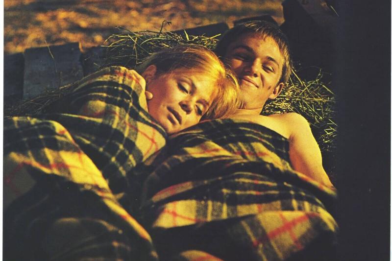 red-sky-at-morning_lxT8nh