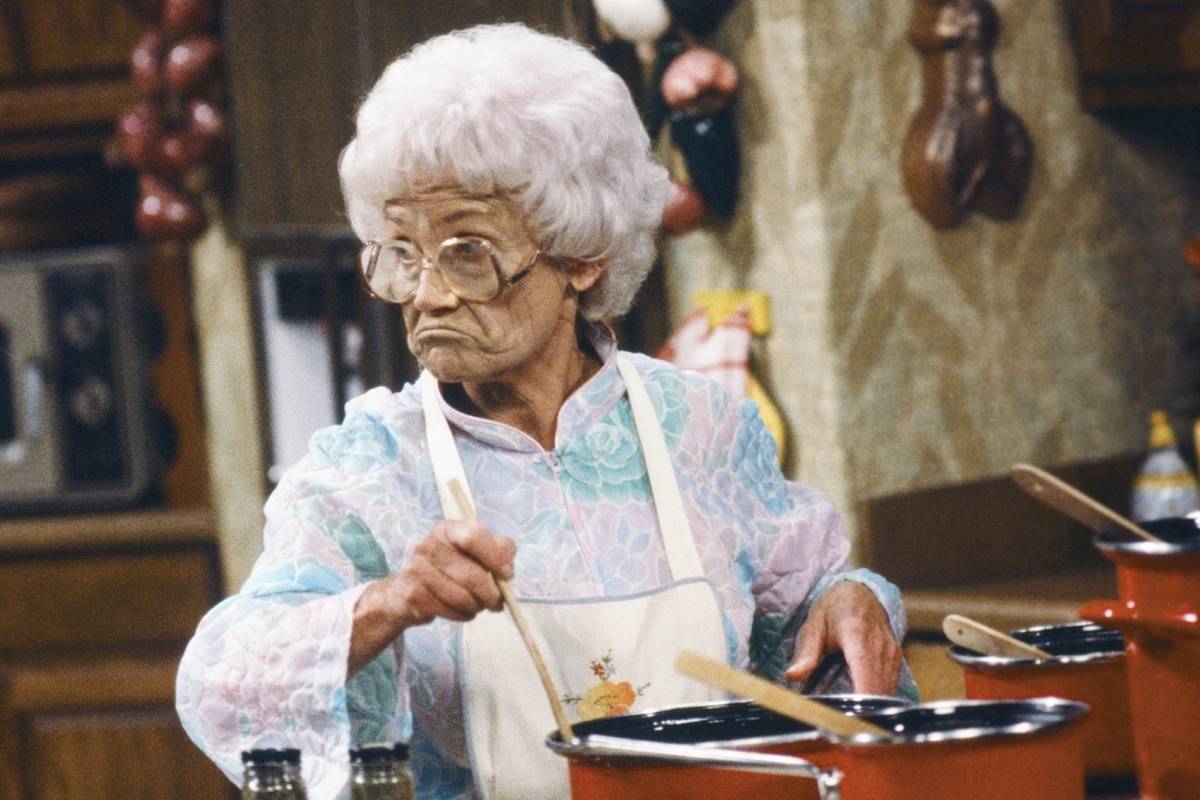 the golden girls estelle getty in the kitchen