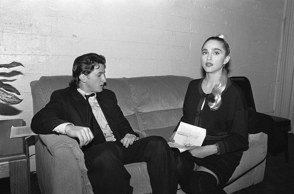 madonna and sean penn black and white photo