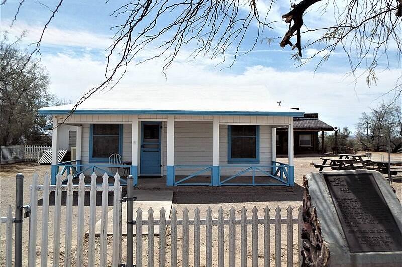 California-Vidal-Wyatt_Earp_and_Josephine_Sarah_Marcus_Cottage-3