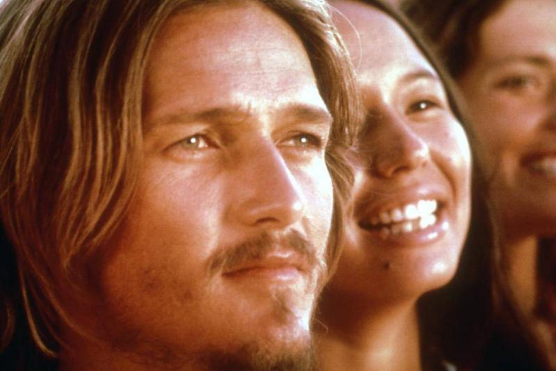Yvonne Elliman smiling next to Ted Neeley as Mary Magdalene in Jesus Christ Superstar