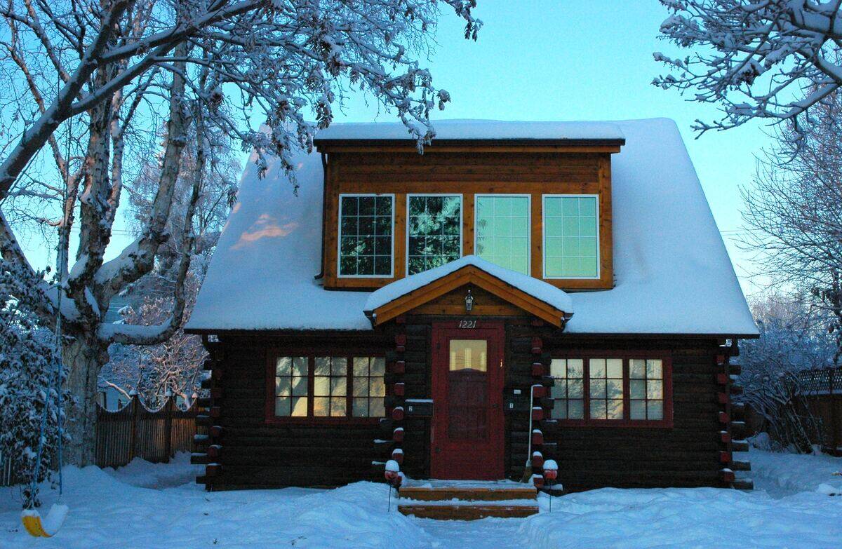 alaska house exterior snow