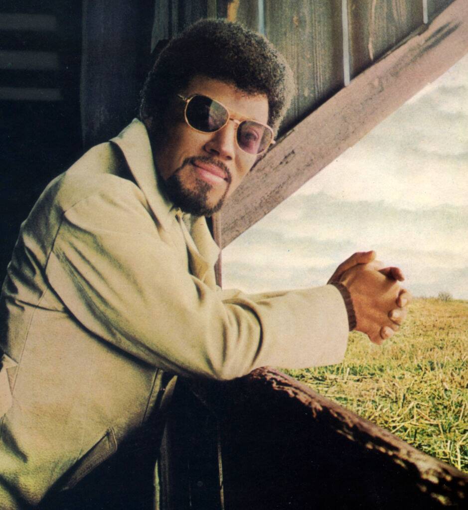 oc smith posing for a photo