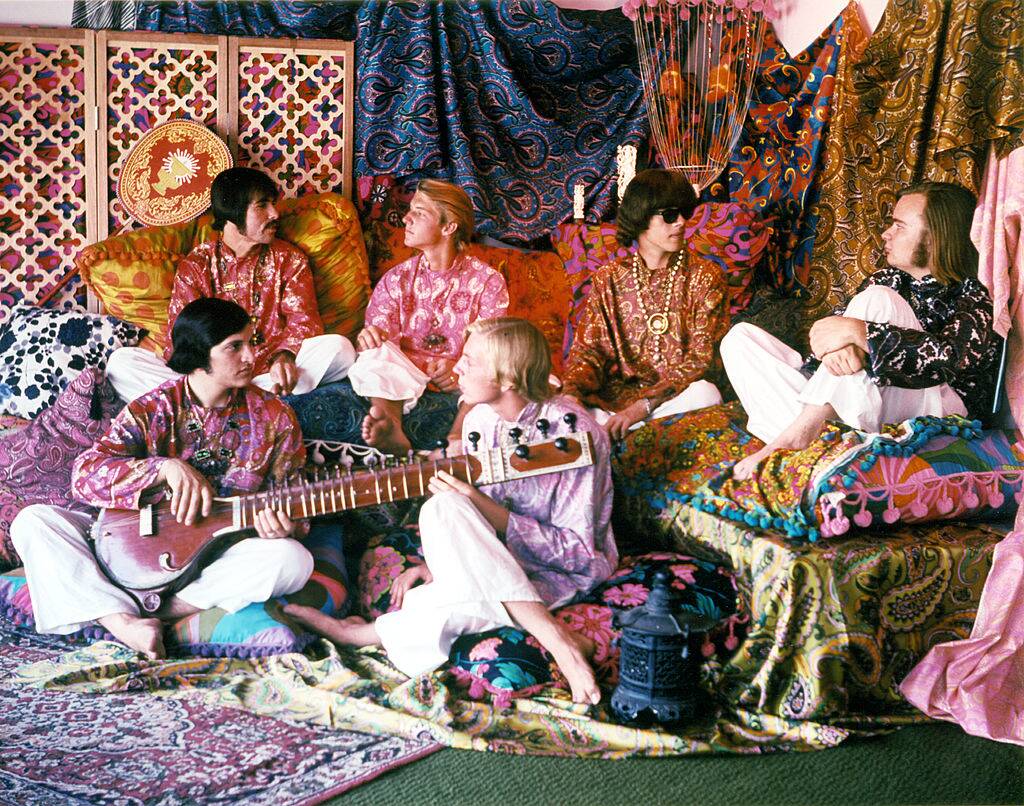 strawberry alarm clock playing the sitar