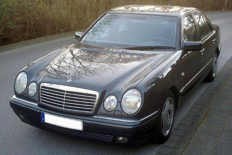 Mercedes_E-W210 Mercedes_E-W210