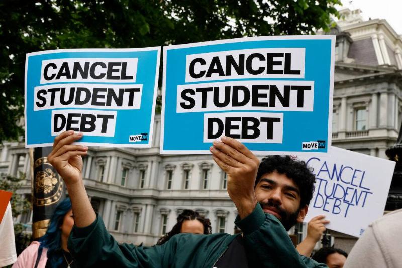 Student loans protest