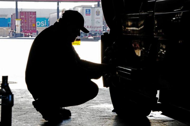 Truck mechanic