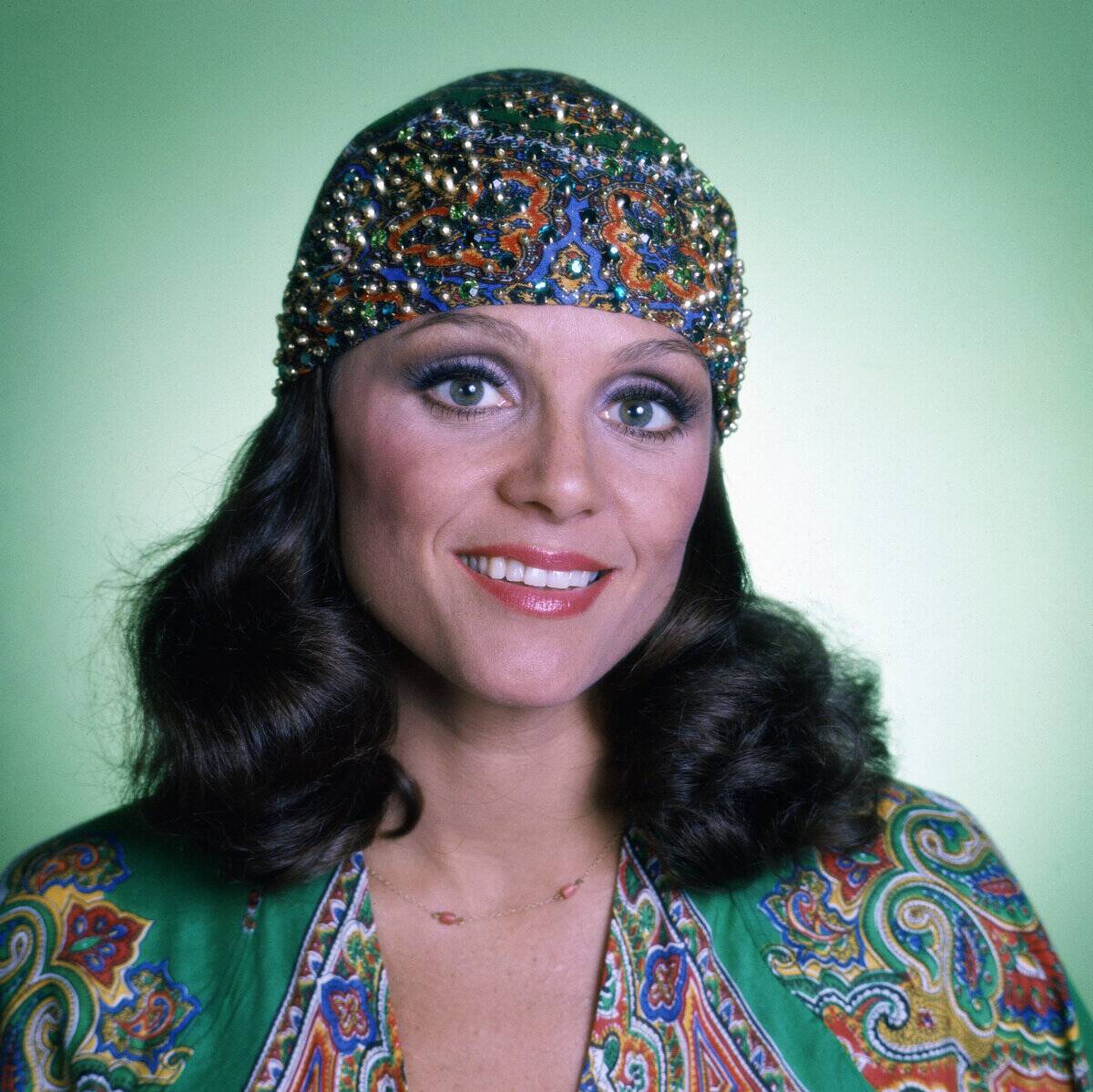 Valerie Harper as rhoda