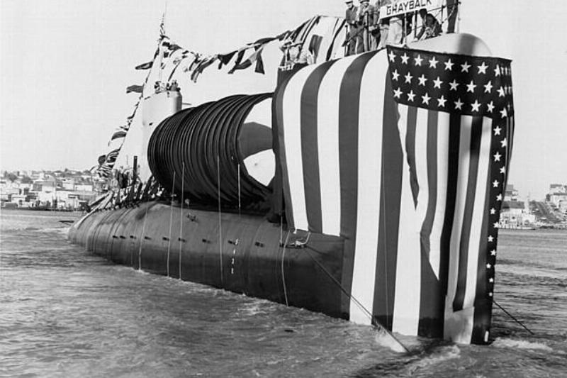 640px-USS_Grayback_(SSG-574)_water