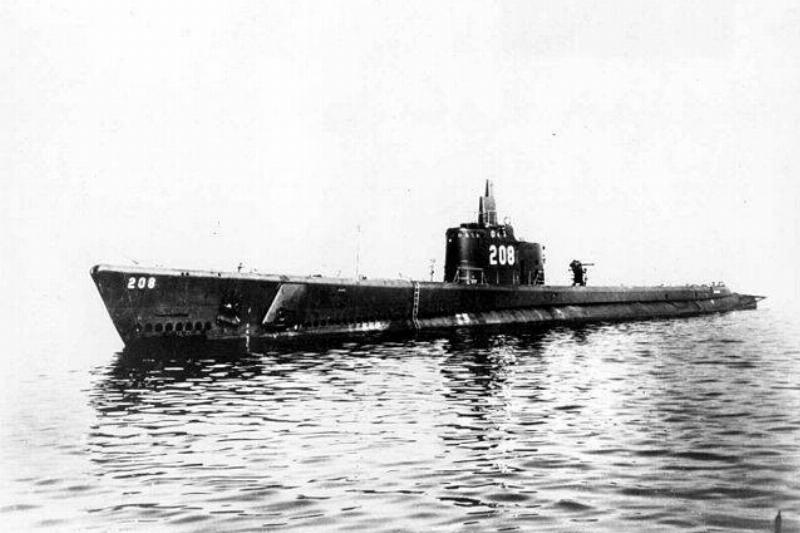 640px-USS_Grayback_(SS_208)