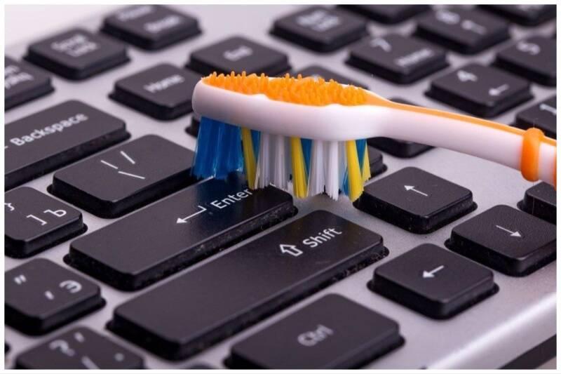 Toothbrush cleaning keyboard