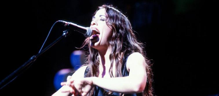 Alanis Morissette Performing