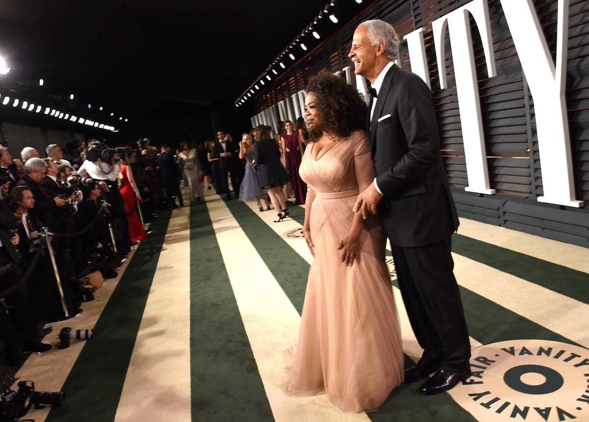 2015 Vanity Fair Oscar Party Hosted By Graydon Carter - Roaming Arrivals