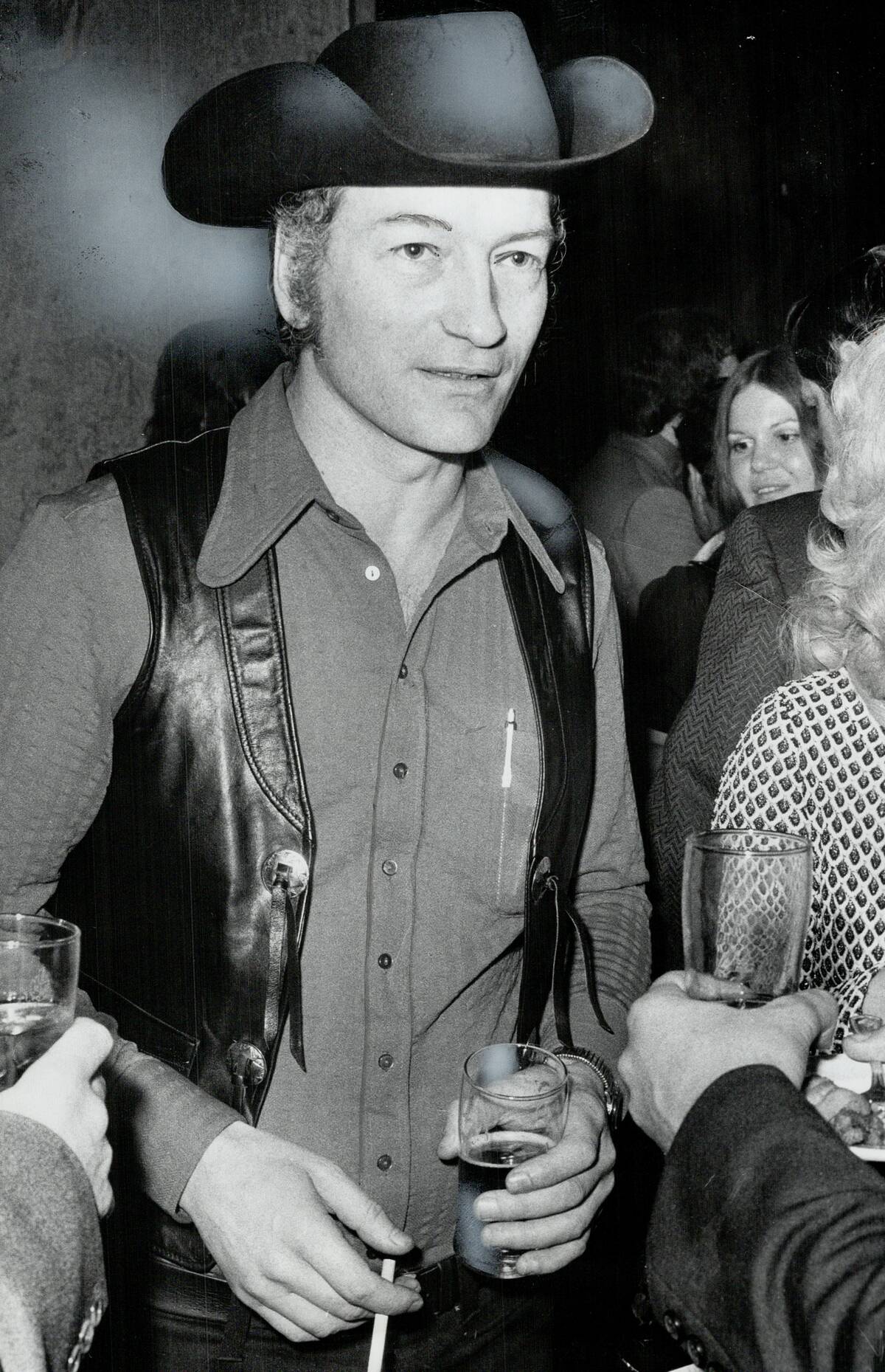 Stompin' Tom Connors won a Juno. A fan, Mayor David Crombie, presented the award