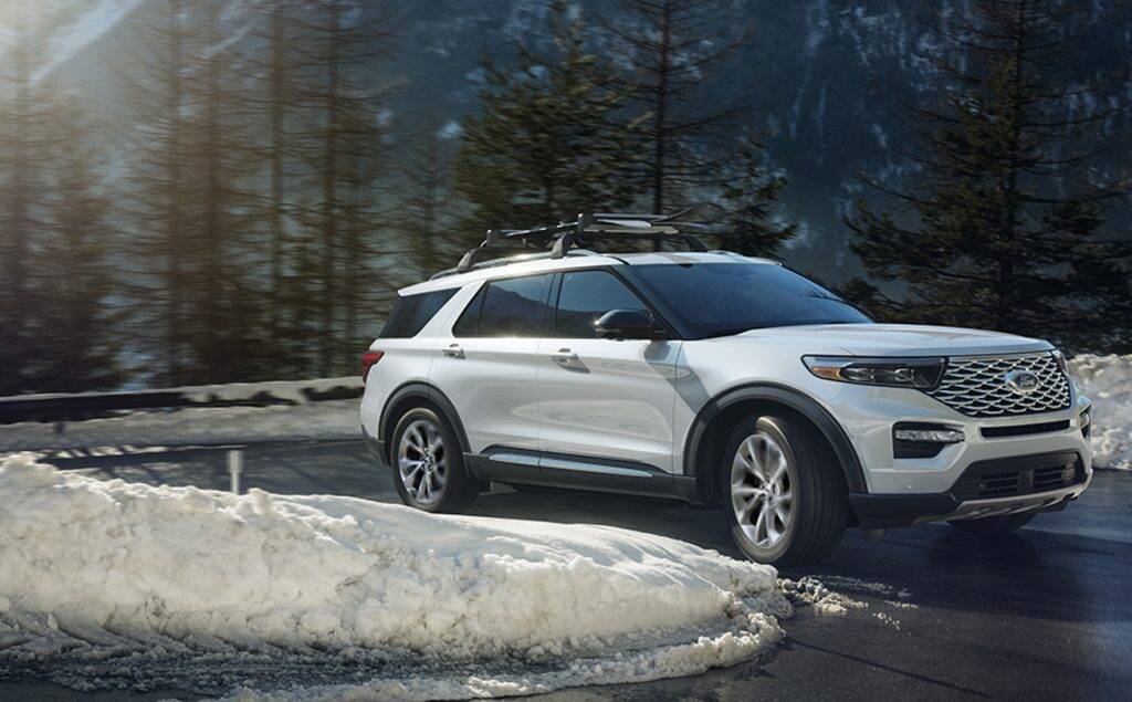 2023-Ford-Explorer-snow1-1024x635