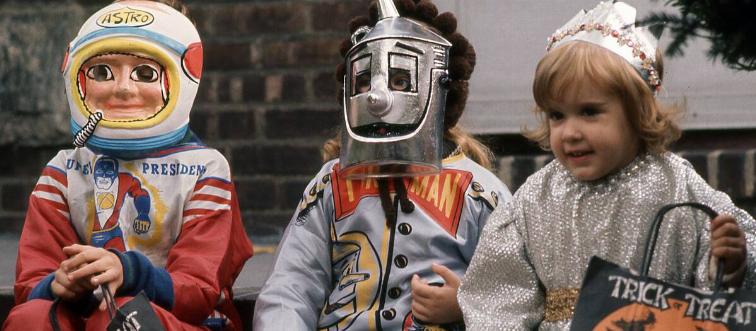 Children Trick or Treating, Rego Park