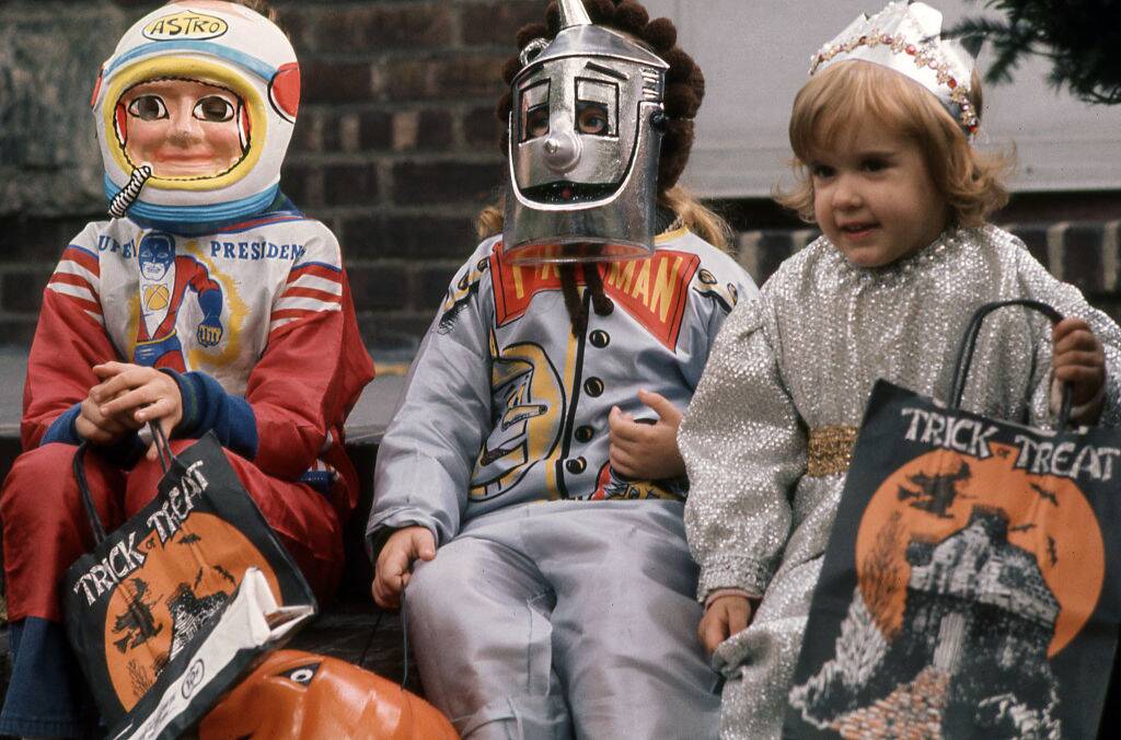 halloween trick-or-treaters