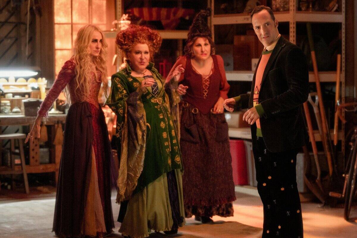 still from hocus pocus 2