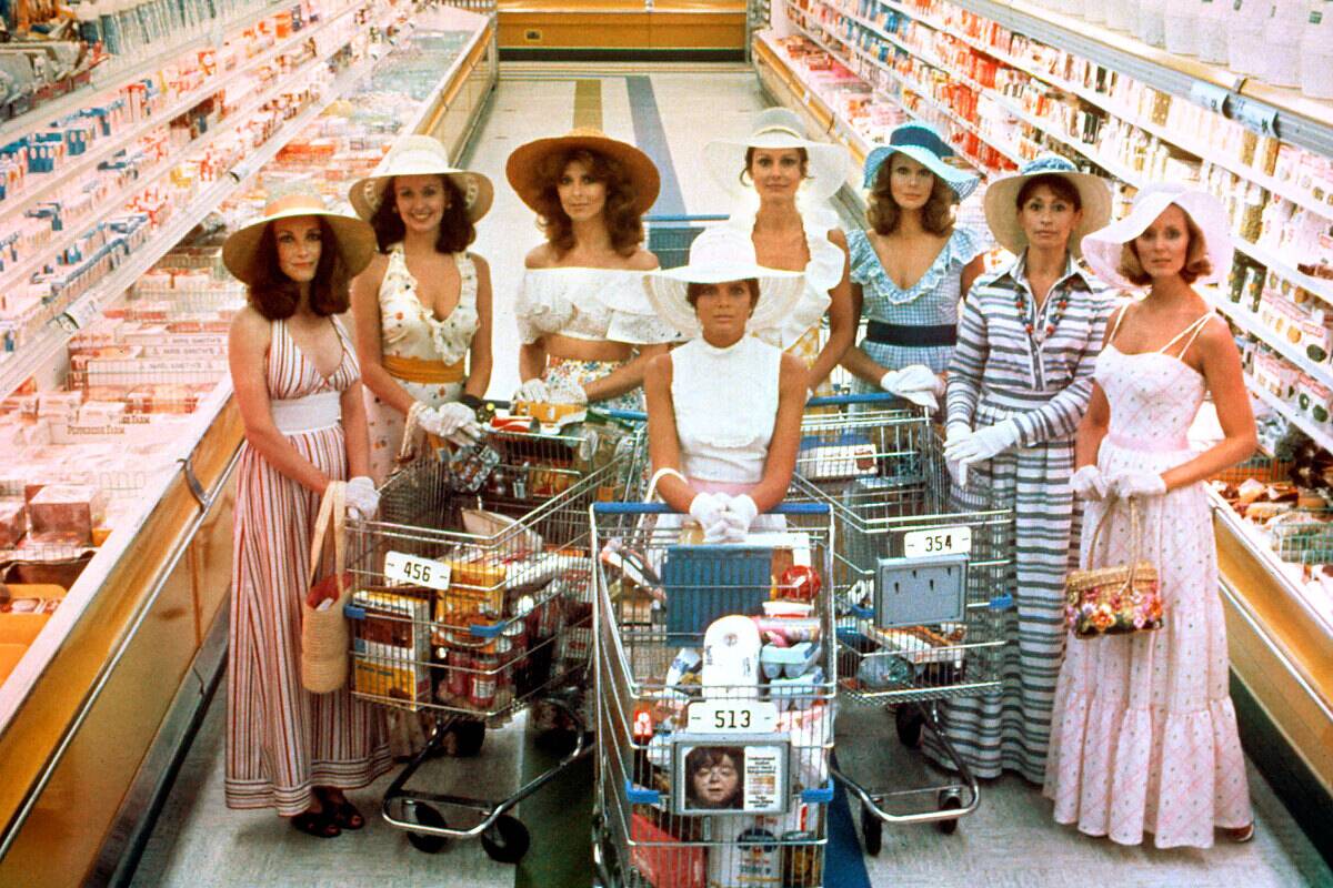 women at a grocery store