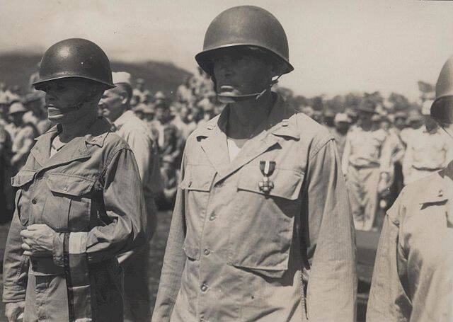 Joseph_Buckley_and_Lewis_Puller_Awarded_Navy_Cross,_1944_(9718361700)