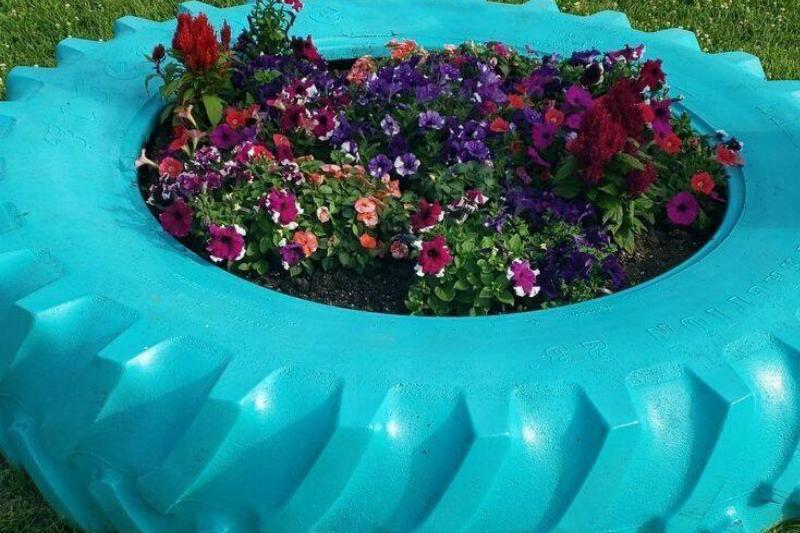 Tire planters Tire planters