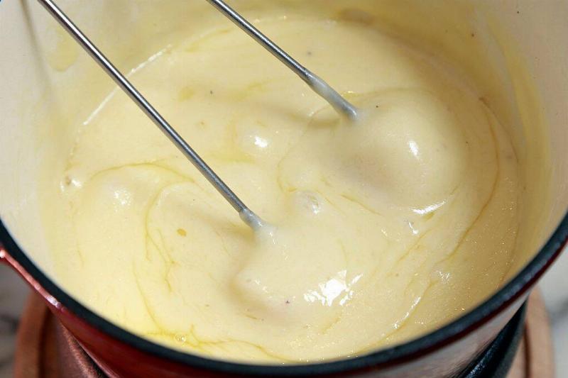 cheese fondue 509340166 cheese fondue in a pot