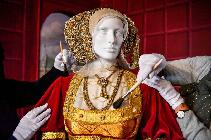 Sudeley Castle exhibition maintenance