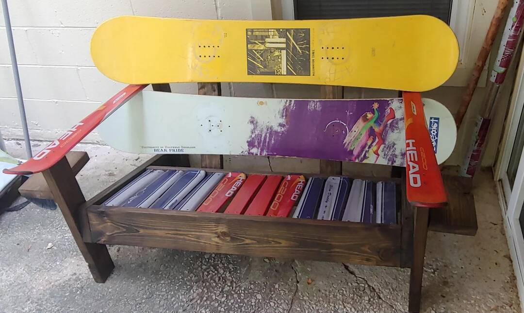 Snowboard bench