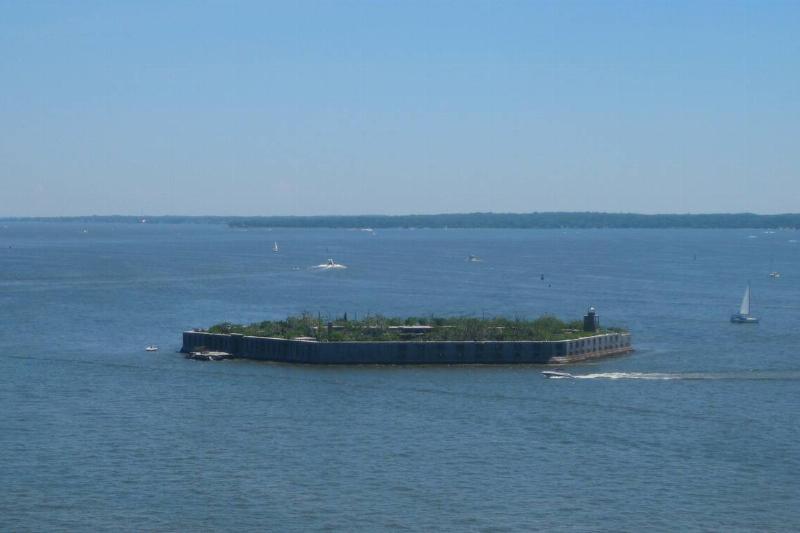 Fort_Carroll,_Baltimore_(12136792616)