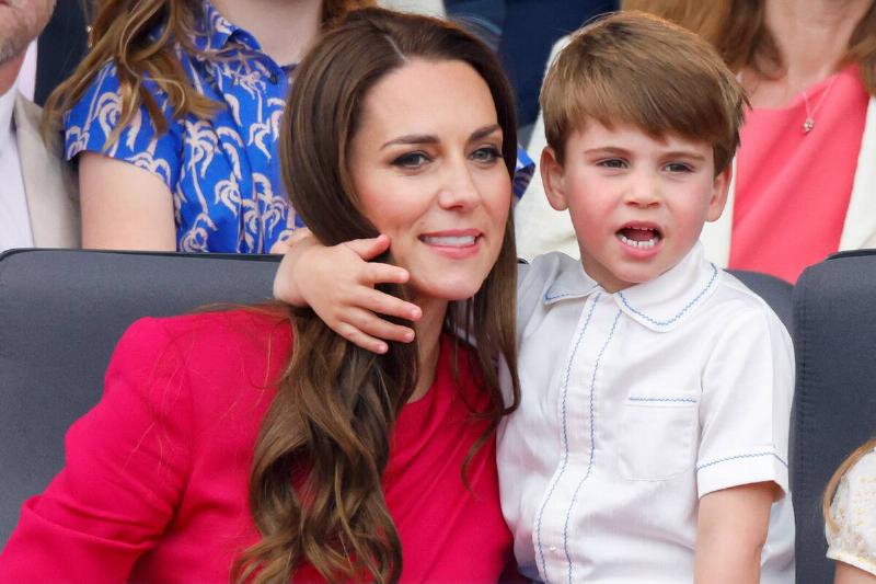 Queen Elizabeth II Platinum Jubilee 2022 - Platinum Pageant