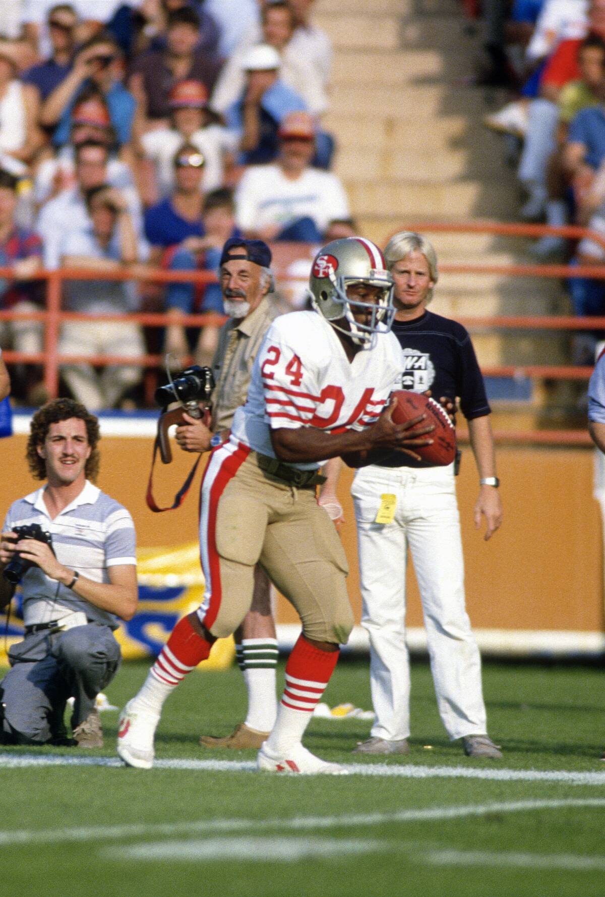San Francisco 49ers v Los Angeles Rams