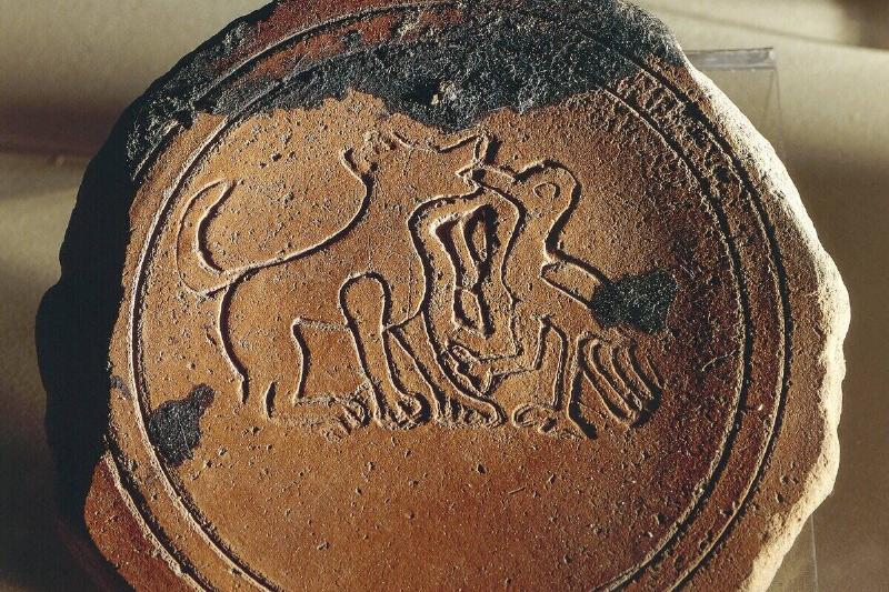 Amphora stopper with a dog and a goose inspired by the Aesop's fables from Antinopolis (Sheikh-'Ibada) Amphora stopper with a dog and a goose inspired by the Aesop's fables from Antinopolis (Sheikh-'Ibada)