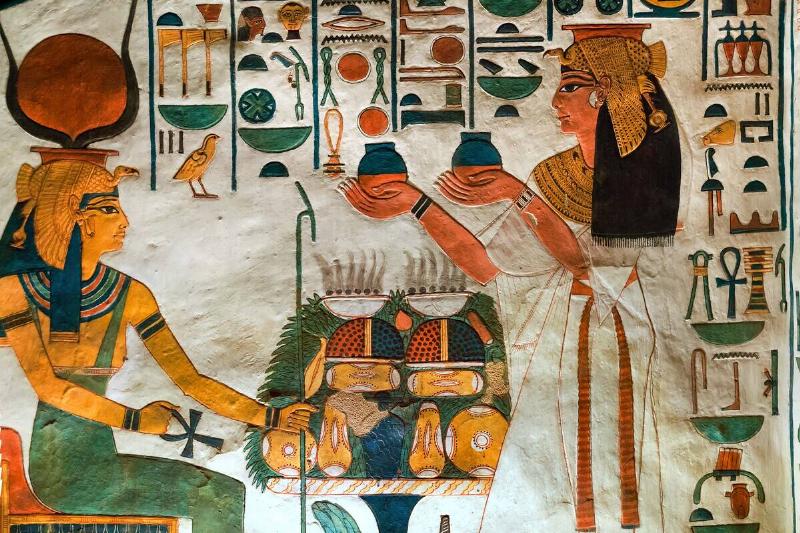 Queen Nefertari Presenting Offerings To The Goddess Hathor Queen Nefertari Presenting Offerings To The Goddess Hathor