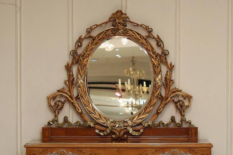 Antique Vanity Mirror by Ravissant at New Freinds Colony in New Delhi, India ( House furnishing, Furniture, Decoration ) Antique Vanity Mirror by Ravissant at New Freinds Colony in New Delhi, India ( House furnishing, Furniture, Decoration )