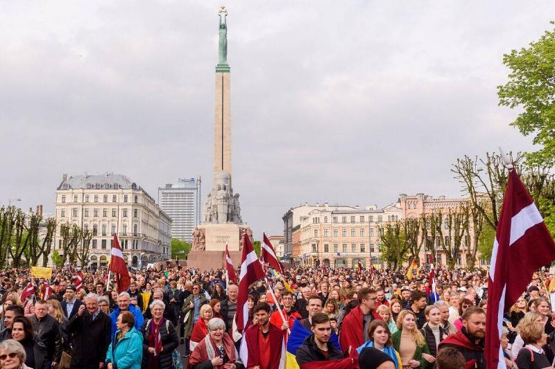 LATVIA-RUSSIA-UKRAINE-CONFLICT-HISTORY-MONUMENT-DEMO