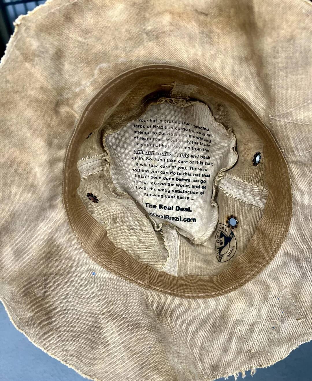 my-hat-is-made-of-recycled-canvas-tarps-from-brazilian-v0-la11gnusiy1c1