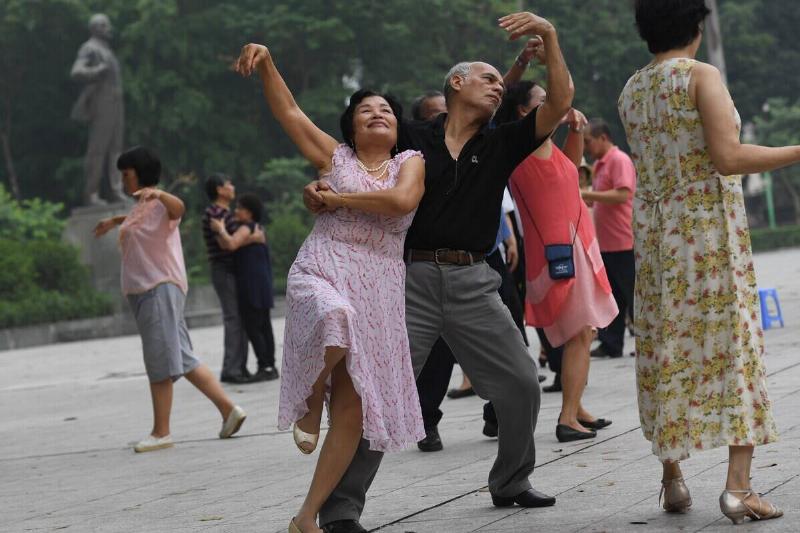 TOPSHOT-VIETNAM-LIFESTYLE-DANCE