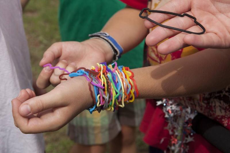 USA - Culture - Children Wear Silly Bandz USA - Culture - Children Wear Silly Bandz