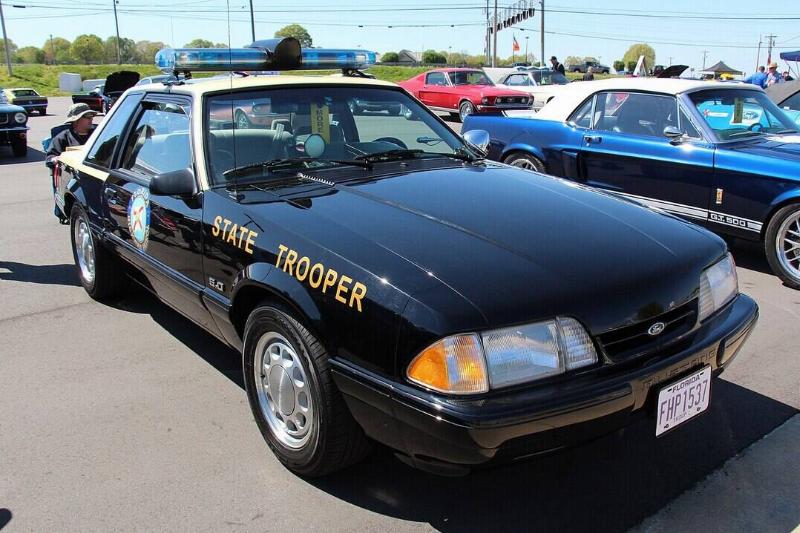 1620px-1992_Ford_Mustang_SSP_Coupe_(14555240664) 1620px-1992_Ford_Mustang_SSP_Coupe_(14555240664)