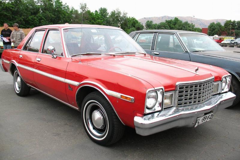 Plymouth_Volare_Sedan_1977_(9046411904)_(cropped) Plymouth_Volare_Sedan_1977_(9046411904)_(cropped)