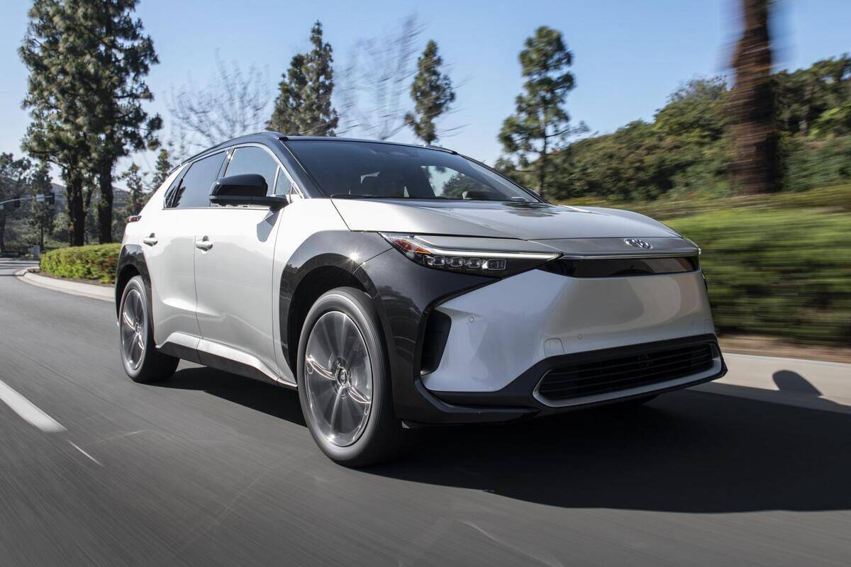 2023-Toyota-bZ4X-4