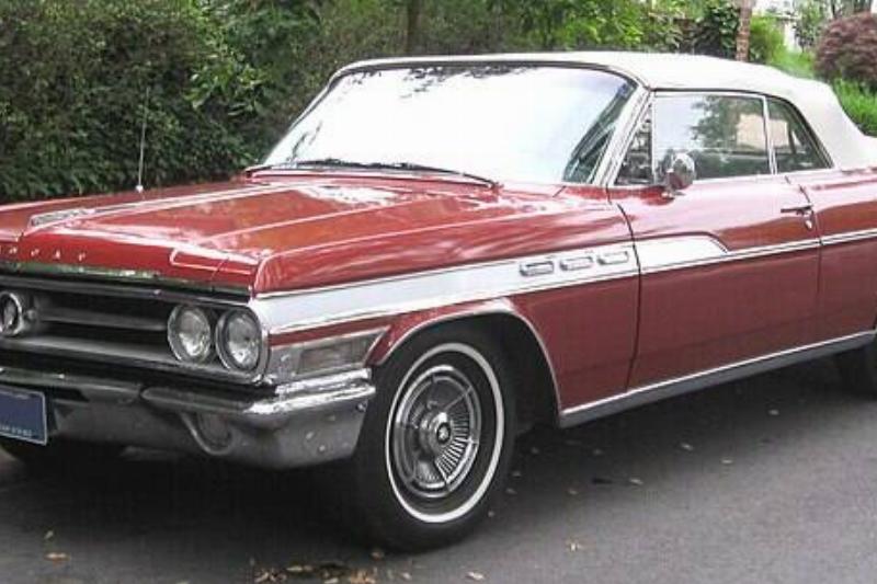 1963_Buick_Wildcat_- 06-18-2011_2