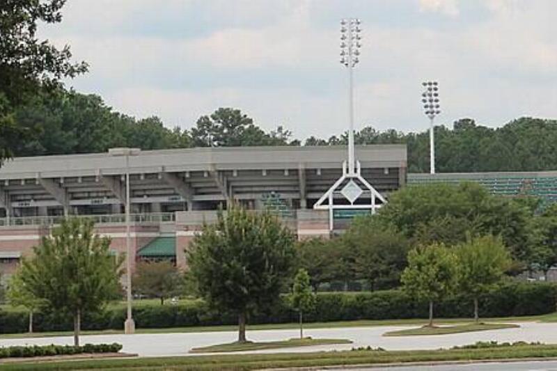 640px-Stone_Mountain_Tennis_Center,_July_2016_(cropped)