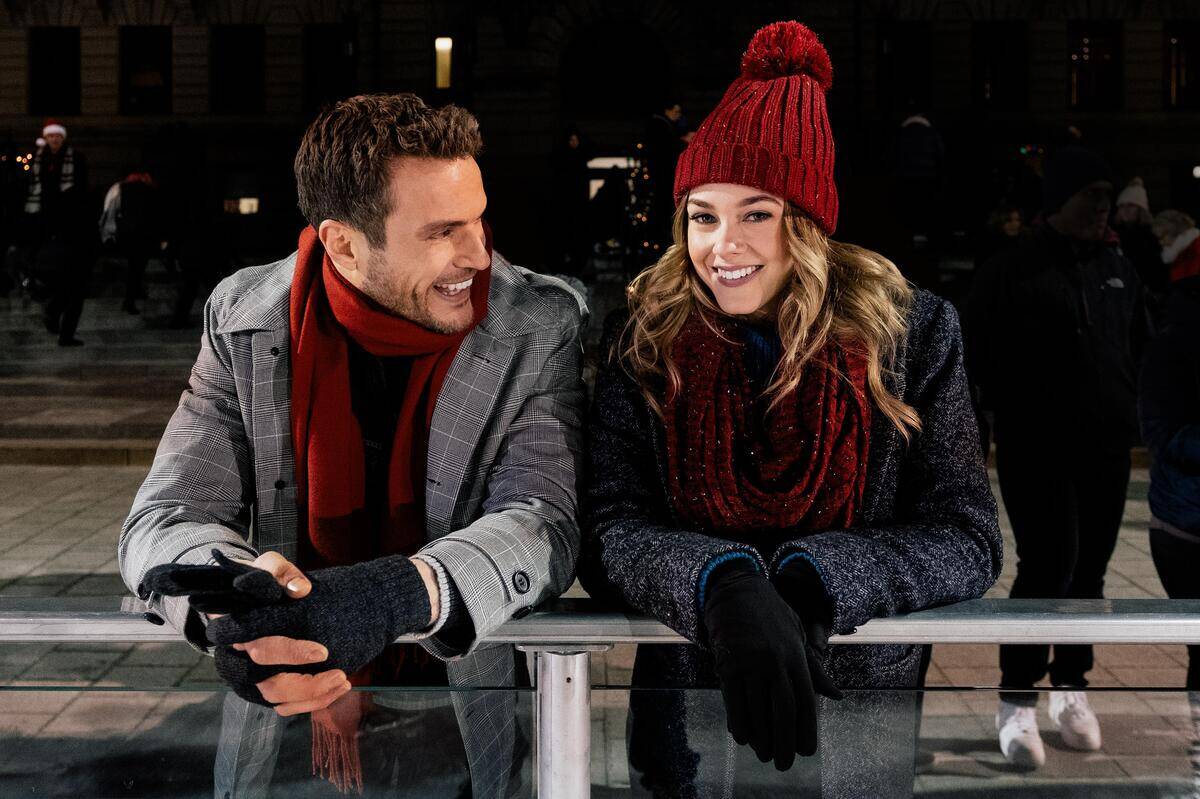 christmas-on-ice_o7NJ6l