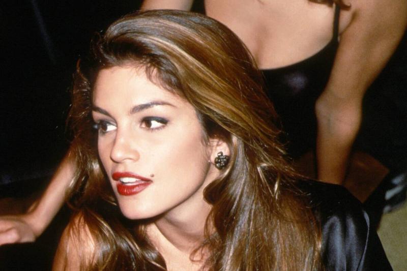 Cindy Crawford... Cindy Crawford...