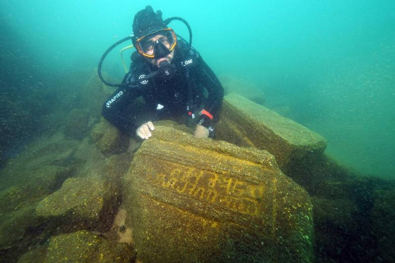 Underwater Castle ruins in Lake Van