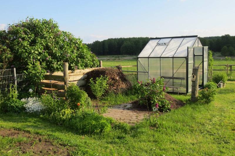 Greenhouse-3-28261-70018