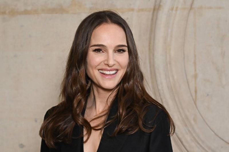 Christian Dior : Photocall - Paris Fashion Week - Haute Couture Spring/Summer 2024