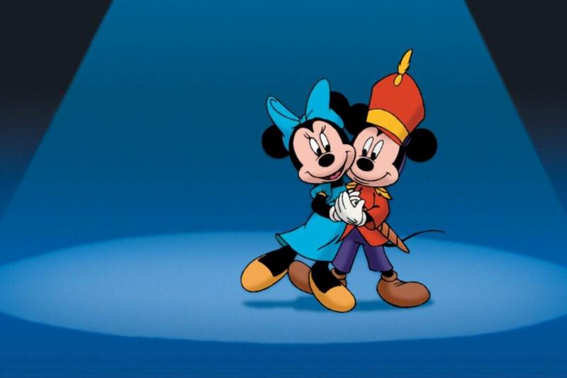 mickeys-magical-christmas-snowed-in-at-the-house-of-mouse_6puYsp